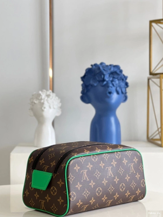 LOUIS KIT TOILET DOPP VUITTON POUCH 0807